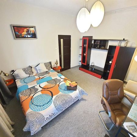 Global Downtown Apartments - Universitate - Calea Victoriei Bukarest Kültér fotó