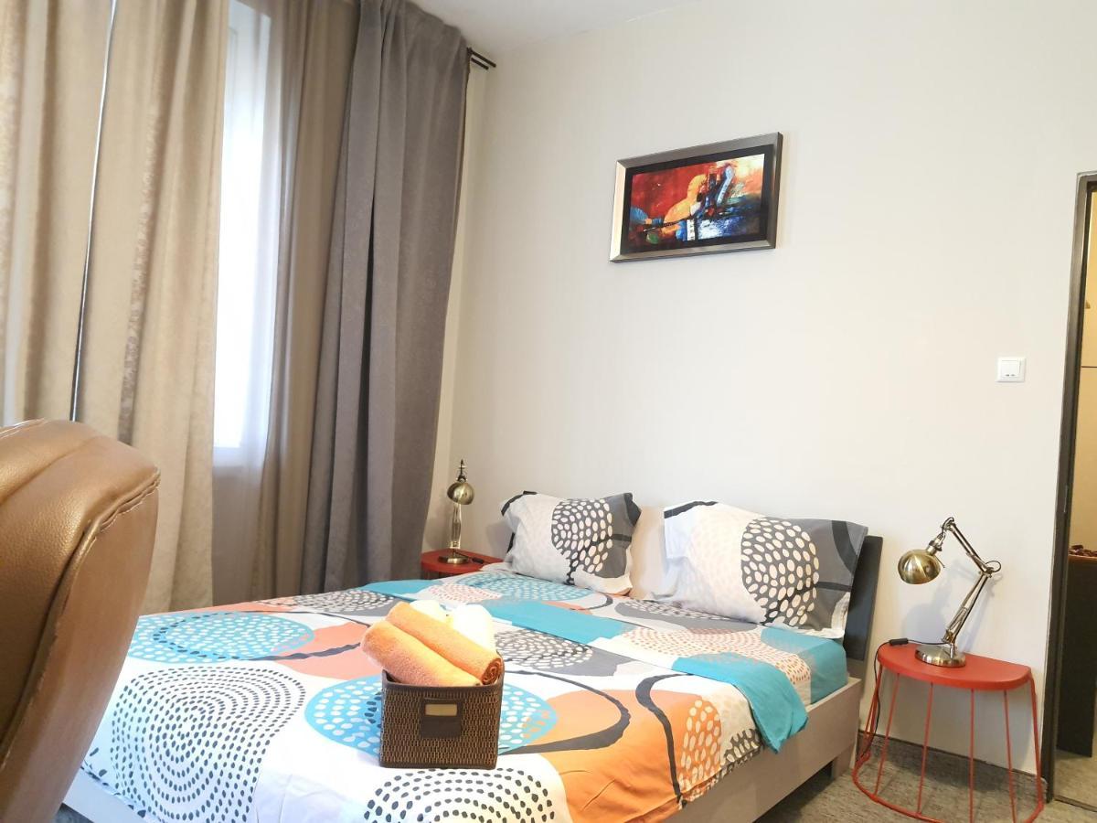 Global Downtown Apartments - Universitate - Calea Victoriei Bukarest Kültér fotó