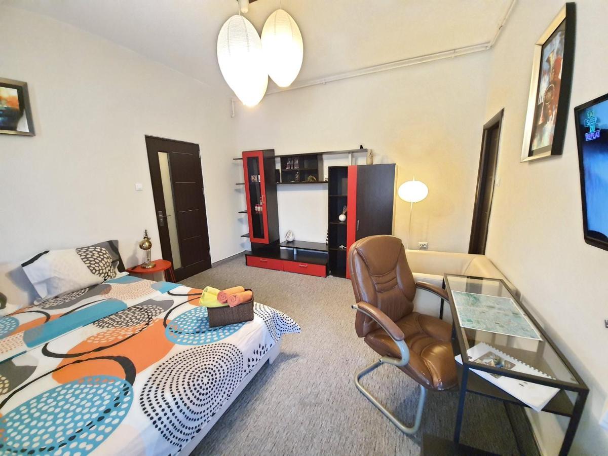 Global Downtown Apartments - Universitate - Calea Victoriei Bukarest Kültér fotó